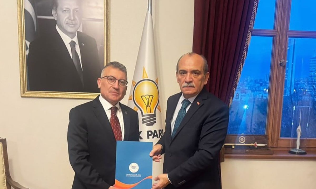 İktidara Yakın Olmanın Avantajları