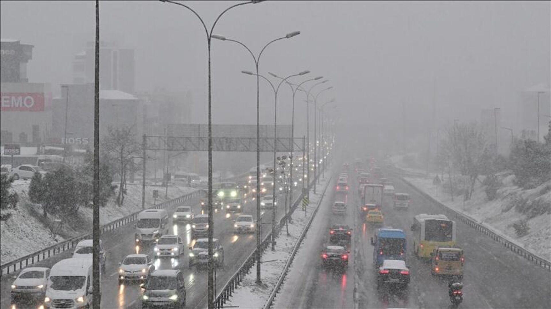 meteoroloji-saatler-kaldi-diyerek-alarma-gecti-6-il-icin-kritik-aciklama-geldi-kar-yagisi-turkiyeyi-saracak-I49b8lUq.jpg