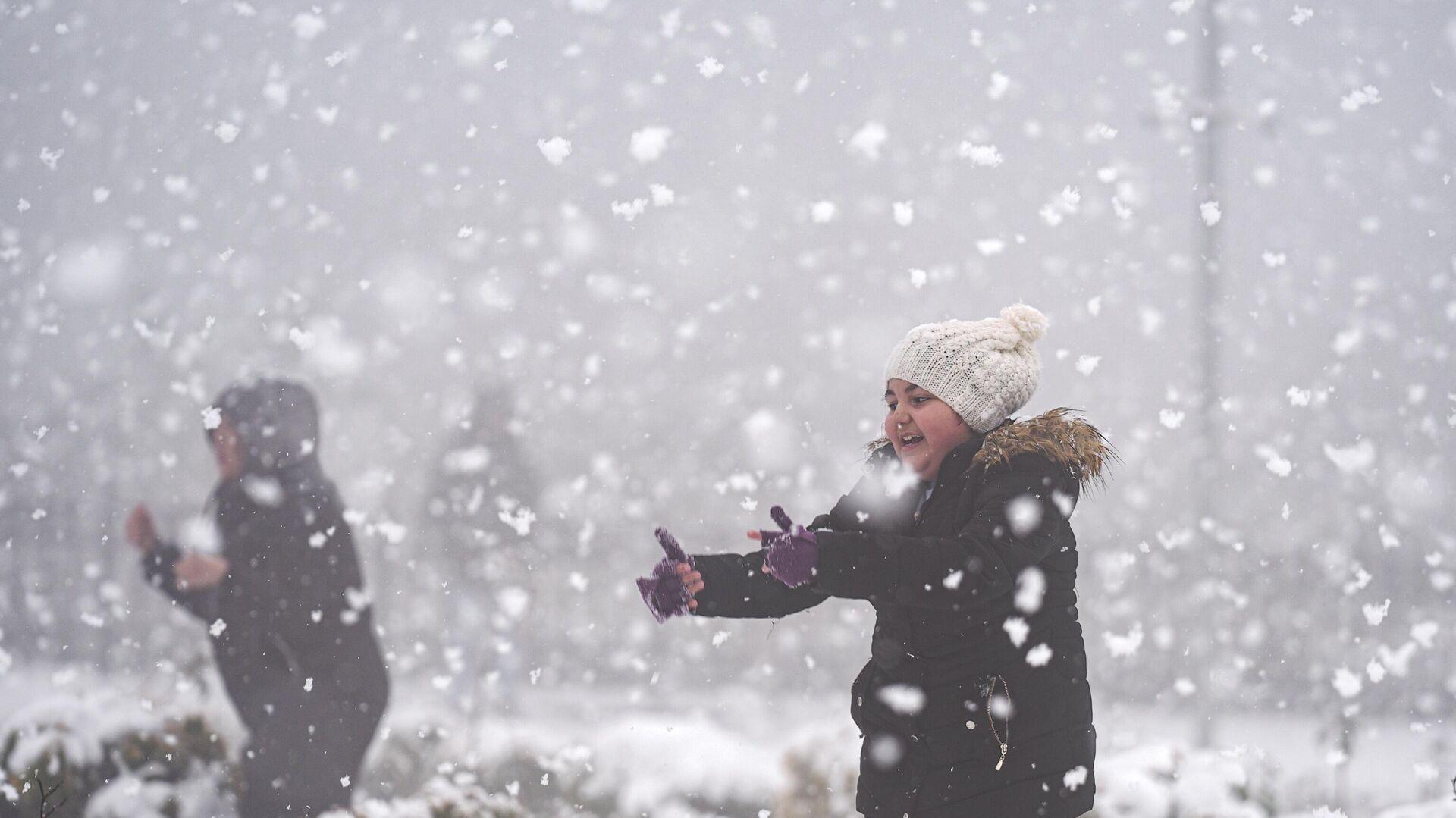 meteorolojiden-istanbul-dahil-7-ile-sari-kodlu-alarm-sicakliklar-10-derece-birden-dusuyor-altay-kar-firtinasi-geliyor-SPrasnsO.jpg