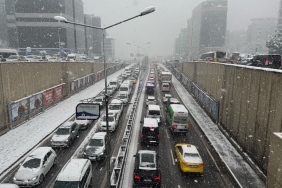 meteorolojiden-istanbul-icin-yeni-uyari-21-subatta-okullar-tatil-mi-valilikten-son-dakika-aciklamasi-bekleniyor-fb8VdHr2.jpg