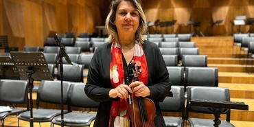 muzik-ve-toplumsal-duyarlilik-julide-yalcinin-dunya-kadinlar-gununde-akmde-gerceklestirecegi-konserin-anlami-vk2h9TCR.jpg