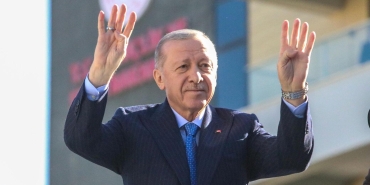 omer-celikten-ozgur-ozele-cumhurbaskanimizin-siyasi-mucadele-verdigi-lig-dunya-siyasetinin-super-ligidir-Af9KQEAH.jpg