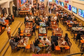 restoran-devi-turkiyeye-girmeden-iflasin-esiginde-marjinal-garsonlariyla-dikkat-cekti-sIeFXmEB.jpg