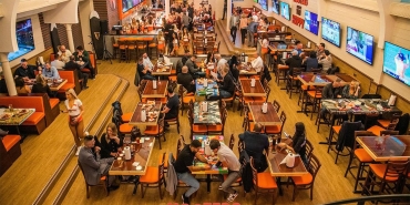 restoran-devi-turkiyeye-girmeden-iflasin-esiginde-marjinal-garsonlariyla-dikkat-cekti-sIeFXmEB.jpg