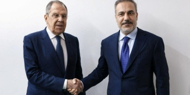 rusya-disisleri-bakaninin-ankara-ziyareti-turkiyeyi-dusman-olarak-garantor-ilan-etti-YrB71rm8.jpg