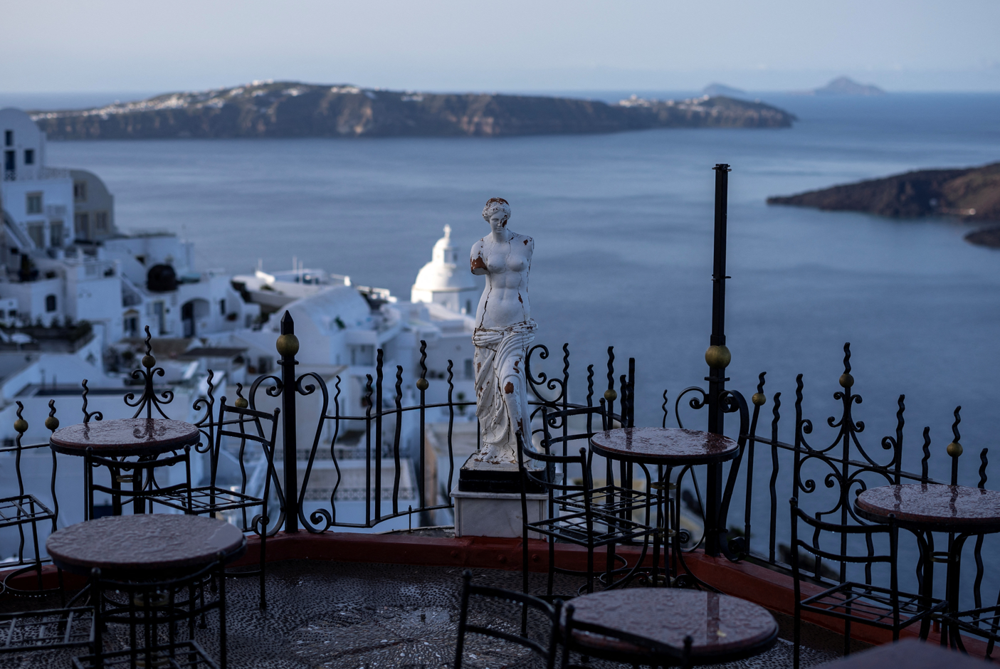 Santorini Adası'nda Depremler ve Sonuçları