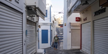 santorini-15-bin-nufuslu-adanin-hayalet-kentine-donusen-drami-lIGmRy3W.jpg