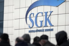 sgk-100-bin-kisinin-emekli-maasini-keserek-binlerce-eve-yazi-gondermeye-basladi-CMRjYuUq.jpg