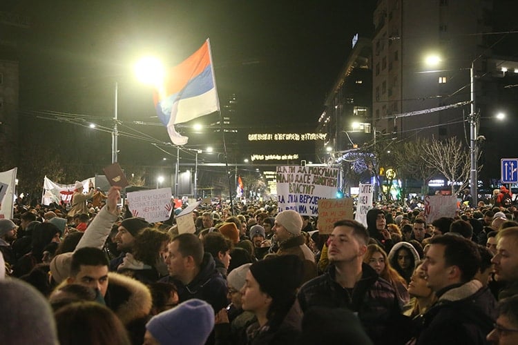 Novi Sad'daki Protestolar: Sırbistan'da Bir Dönüşümün İşareti