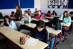 tatil-bitiyor-20-milyon-ogrenci-okula-donuyor-LdpXJTzS.jpg