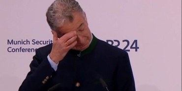 trumpin-karari-avrupayi-karamsarliga-surukledi-abnin-gozyaslari-ve-gelecek-endisesi-zfLs5wM6.jpg