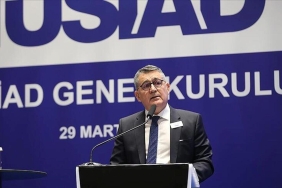 tusiad-baskani-turan-hakkinda-sorusturma-acildi-polis-esliginde-adliyeye-goturuluyor-DTBMqXs2.jpg