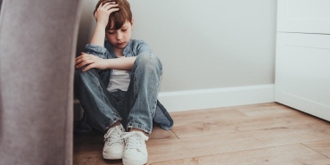 uzmanlarin-uyarisi-cocuklarda-depresyon-riskini-artiran-faktorler-5DI6fARf.jpg