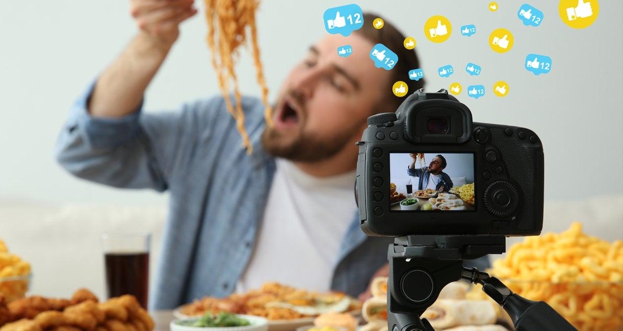 yemek-tutkunlarinin-yeni-fenomeni-mukbang-akimi-jg4mmIGa.jpg