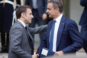yunanistanda-meteor-fuzesi-tehdidi-macron-ile-acil-gorusme-gerceklesti-IpJ1YHNQ.jpg