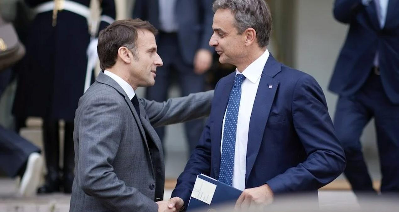 yunanistanda-meteor-fuzesi-tehdidi-macron-ile-acil-gorusme-gerceklesti-IpJ1YHNQ.jpg