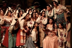 193-yillik-zengin-kiz-fakir-oglan-masalinin-yeniden-canlanisi-ask-iksiri-ile-buyulu-bir-yolculuk-27LxKBnF.jpg