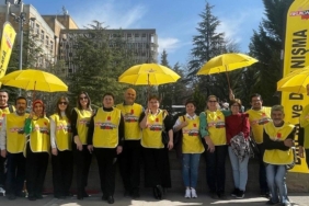 aile-sagligi-merkezi-personeli-tip-bayraminda-grev-yapti-KOwJa3PU.jpg