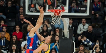 anadolu-efes-alba-berlini-kendi-sahasinda-farkla-maglup-etti-zCsBGH3e.jpg
