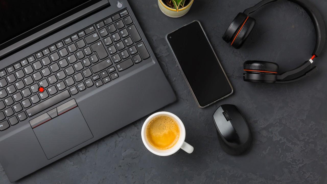 android-16-tum-telefonlar-icin-samsung-dex-benzeri-masaustu-modunun-kapilarini-araliyor-QLcNSfgm.jpg