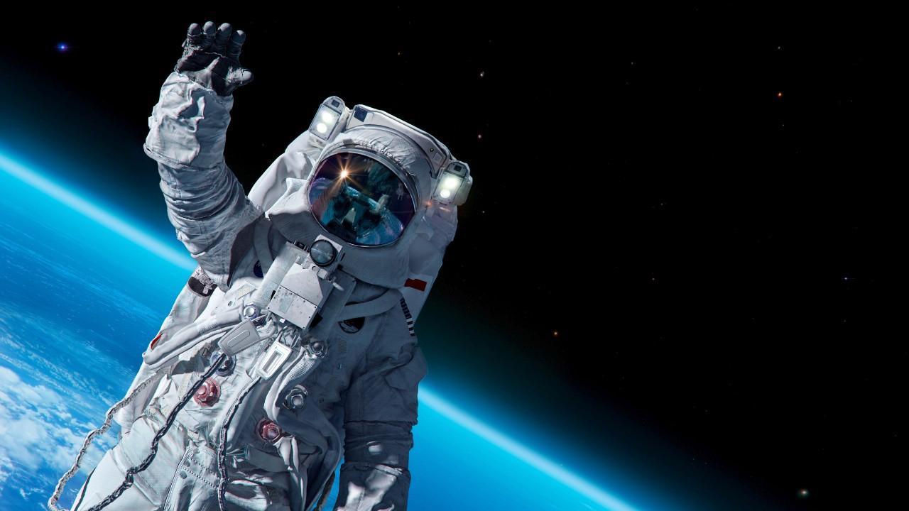 apollo-astronotunun-esinden-sok-edecek-uzayli-itiraflari-galaksiler-arasi-sirlarin-perdesi-aralaniyor-sEARZJzJ.jpg
