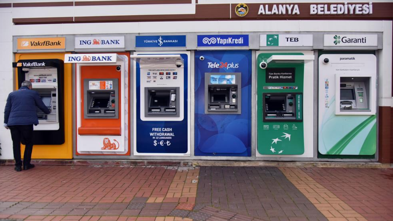 Bayram Sonrası Başlayacak: ATM'den Para Çekenler İçin Yenilikler