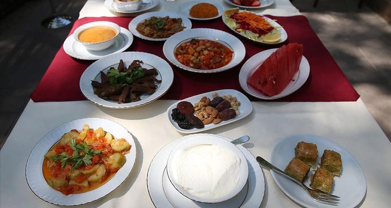 disarida-iftar-fiyatlari-alevleniyor-vatandasin-yuzde-70i-iftari-evde-tercih-ediyor-rTqWAjYf.jpg