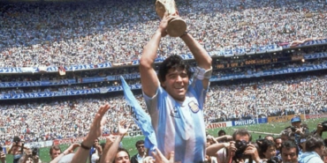 efsane-futbolcu-maradonanin-olumunde-ihmalkarlik-iddiasi-saglik-ekibi-cinayet-suclamasiyla-yargilaniyor-dfvU5fcm.jpg