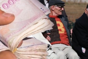 emekli-bayram-ikramiyesi-icin-son-sans-bugun-basvurun-1Ez5ytUy.jpg