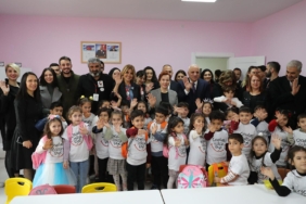 gulben-ergen-ve-demet-akalin-arasinda-tesekkur-krizi-sosyal-medyadan-atistilar-yeLiPsmP.jpg