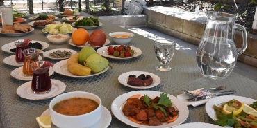 iftar-menusunde-fahis-fiyatlar-6-bin-lira-sinirini-asti-6RptiDFS.jpg