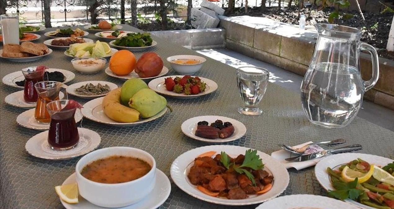 iftar-menusunde-fahis-fiyatlar-6-bin-lira-sinirini-asti-6RptiDFS.jpg