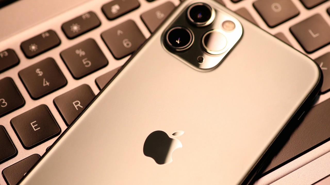 iphonelarda-12gb-ram-cagi-teknolojide-yeni-bir-donusum-vUlpFV5S.jpg