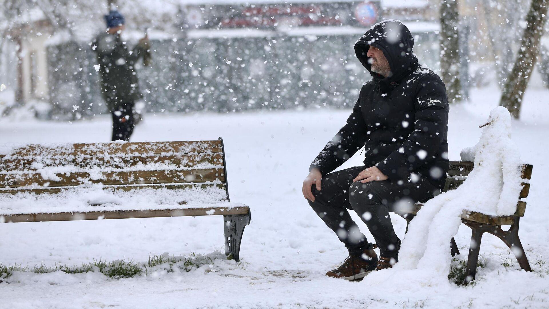istanbul-ankara-izmir-dikkat-meteorolojiden-son-dakika-30-il-icin-sari-kodlu-alarm-kar-ve-firtina-geliyor-UYdsxQdk.jpg