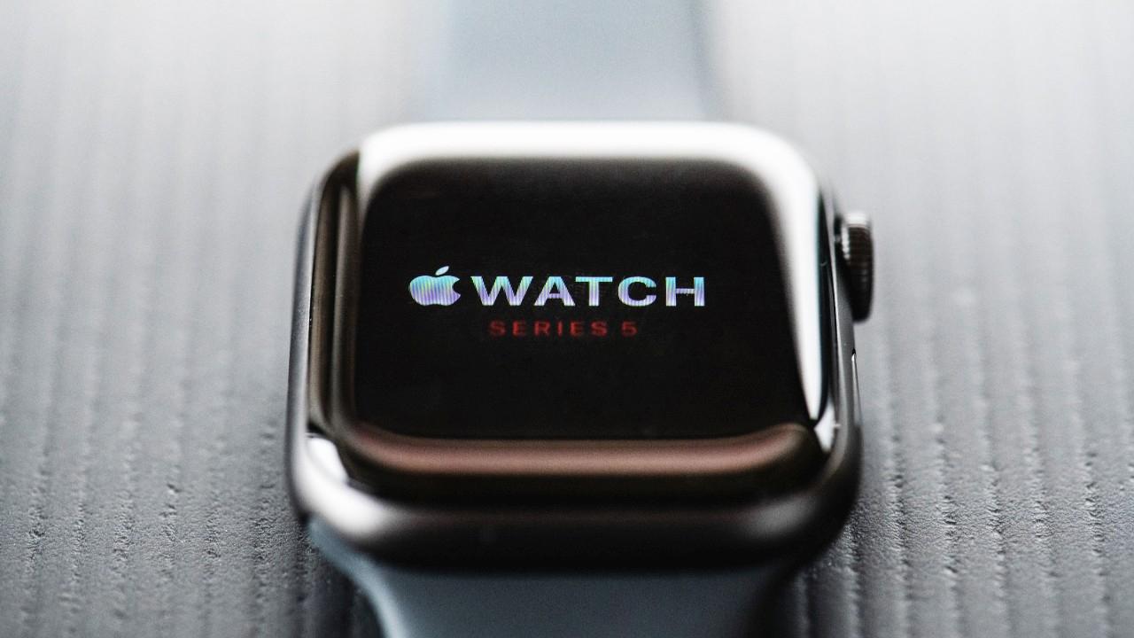 katlanabilir-iphone-hayal-ama-iste-size-katlanan-apple-watch-gercegi-VVAHUzE2.jpg
