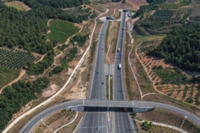 koi-otoyollarinda-800-bin-arac-ucret-odemeden-gecerek-dev-gelir-kaybi-yasatti-c87llkPM.jpg