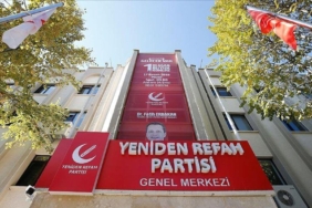 konyada-iki-belediye-baskani-yeniden-refah-partisinden-istifa-etti-k7CLFX3r.jpg