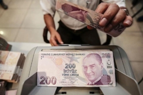 merkez-bankasi-faiz-indirimine-devam-ediyor-kredi-cekmek-icin-su-an-mi-uygun-zaman-jl8isckA.jpg