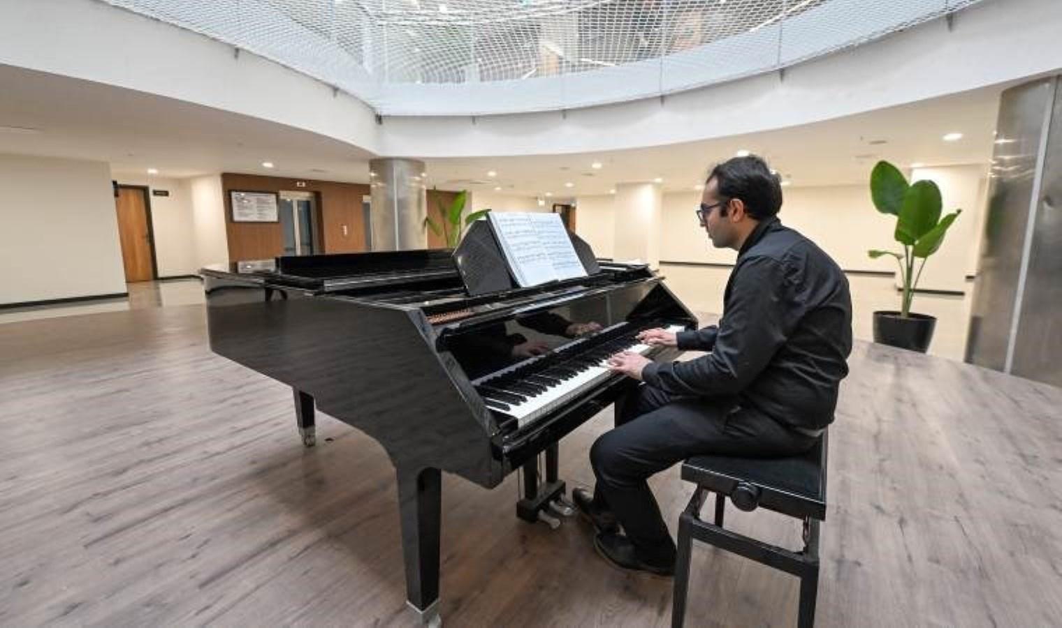 mersin-buyuksehir-belediyesi-haftada-iki-gun-sanat-ve-muzik-ile-bulusma-noktasi-ZaltYjMM.jpg