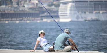meteorolojiden-sicakliklar-rekor-kiracak-uyarisi-30-dereceyi-bulacak-bahar-yasanmadan-yaz-geliyor-hh7nYAPn.jpg