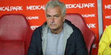 mourinhonun-4-maclik-cezasi-avrupada-konusuluyor-QYknBf7N.jpg