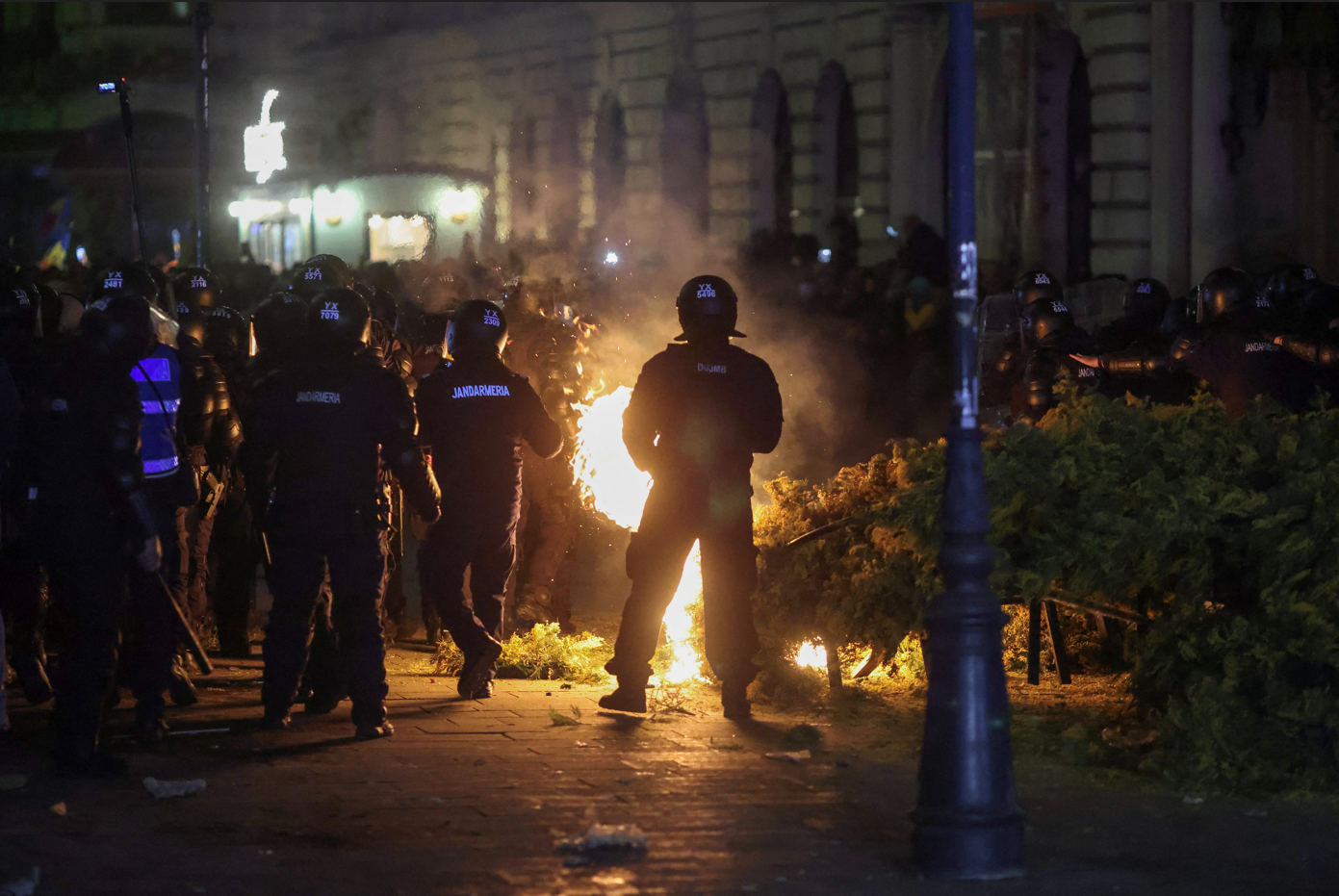 Nazi Selamı Veren Aday Yarışmadan Men Edildi: Şehirler Savaş Alanına Dönüşüyor