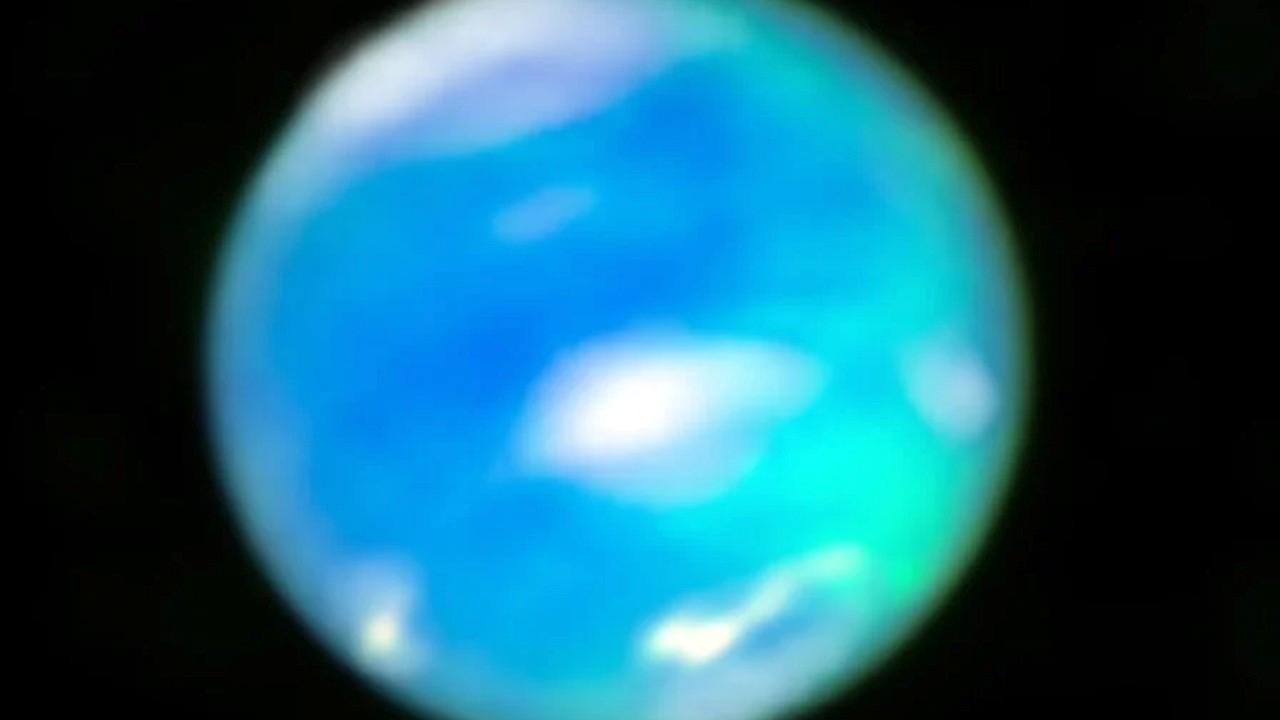 neptunun-buyuleyici-aurora-pariltisi-simdiye-kadar-elde-edilen-ilk-goruntu-DHap3MvW.jpg