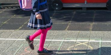 okulda-oyun-oynarken-ablasinin-annesi-oldugunu-ogrenen-cocuk-7AfLRQeA.jpg