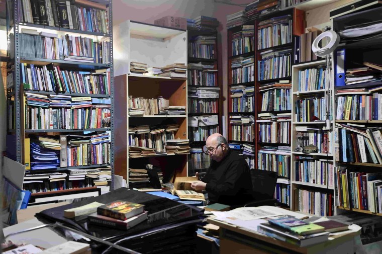Kitap Tutkusu: Faruk Yaman'ın Kütüphane Yolculuğu