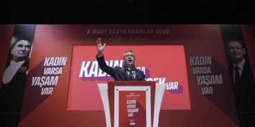 ozel-sekulerlerin-dindarlarin-basi-acik-olanin-tesetturlunun-guvencesizin-yoksulun-ve-tum-kadinlarin-partisiyiz-UwOYGl1n.jpg