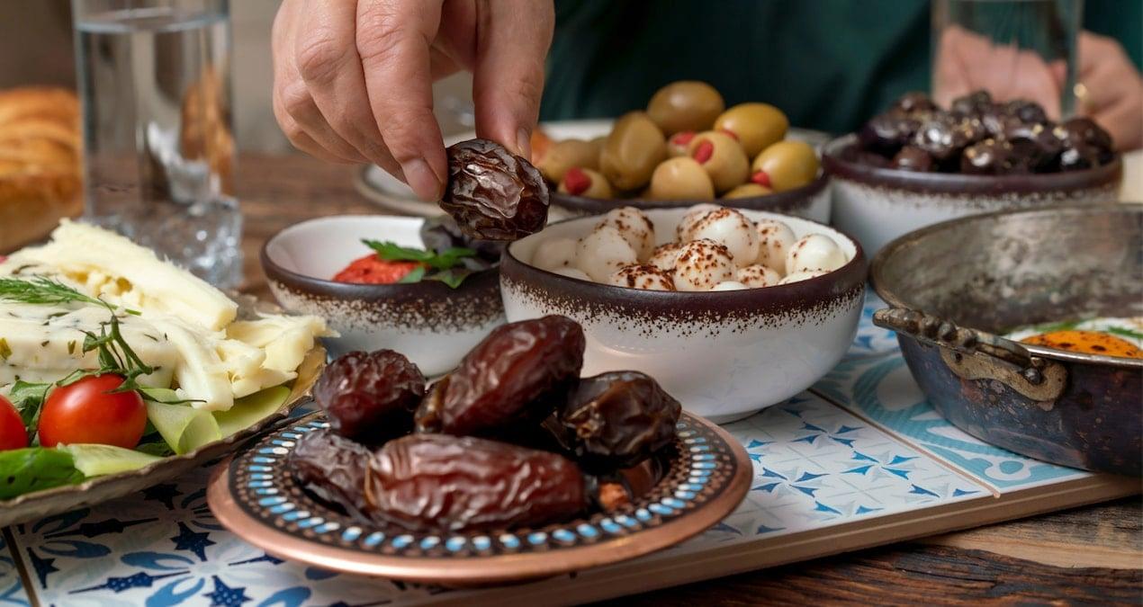 ramazan-sofralarinda-dengeyi-saglamak-icin-uzmanlardan-essiz-tavsiyeler-6rB4DJhU.jpg