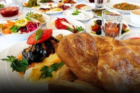 ramazanda-sagliginizi-korumak-icin-kacinmaniz-gereken-besinler-7ZRRNmBa.jpg