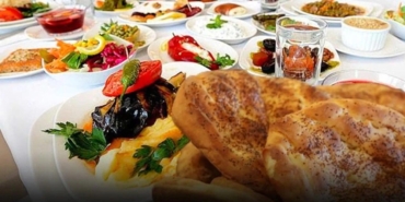ramazanda-sagliginizi-korumak-icin-kacinmaniz-gereken-besinler-7ZRRNmBa.jpg