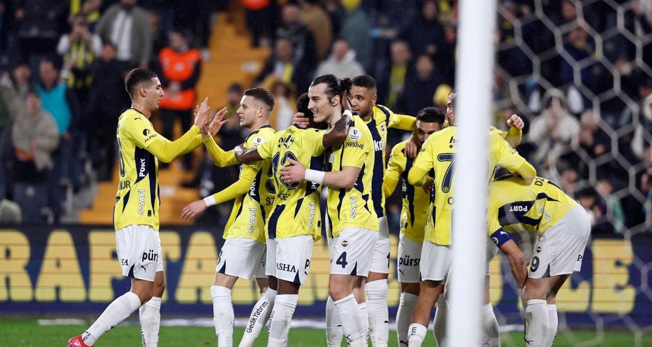 rekorlari-alt-ust-eden-puan-farki-13-yil-sonra-bir-ilk-yasaniyor-GGePi1C9.jpg